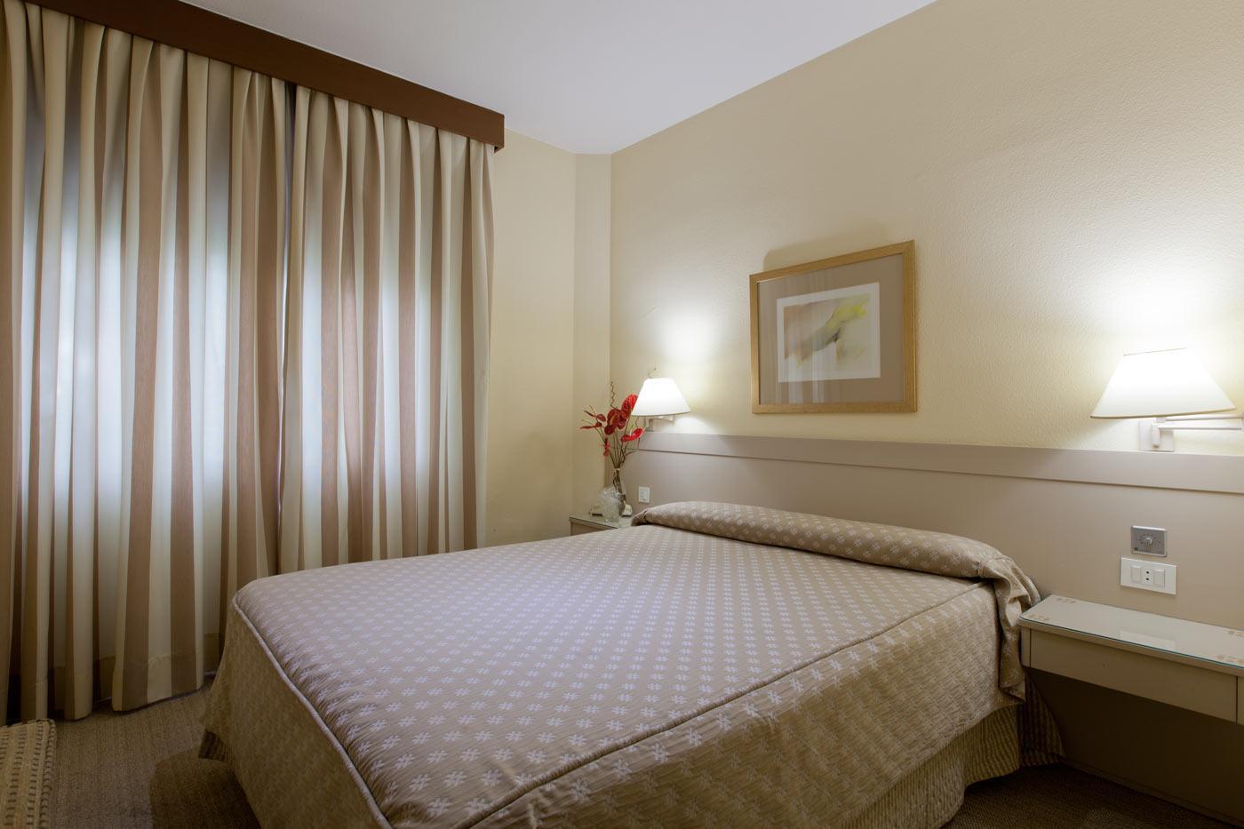 Espahotel Plaza Basilica Madrid Exterior foto